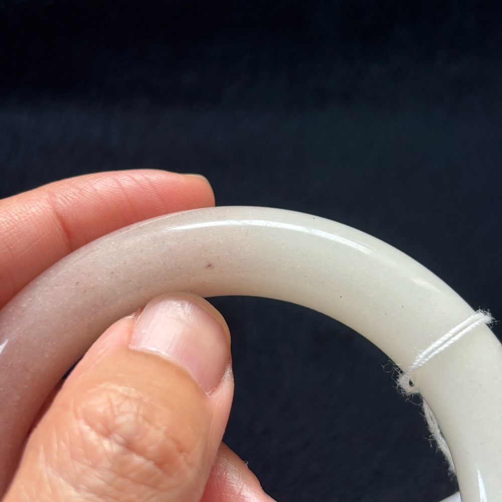 Shetai Jade Bangle - Picture 3 of 9